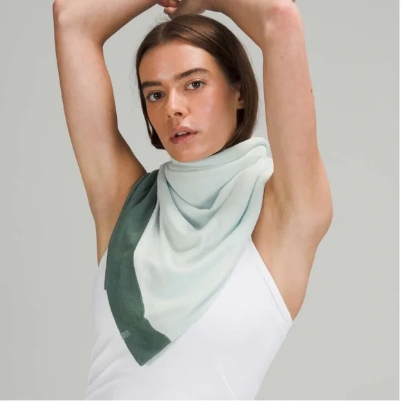 LULULEMON Lightweight Knit Cape Poncho
Tidewater Teal / Ocean Air - Picture 4 of 4